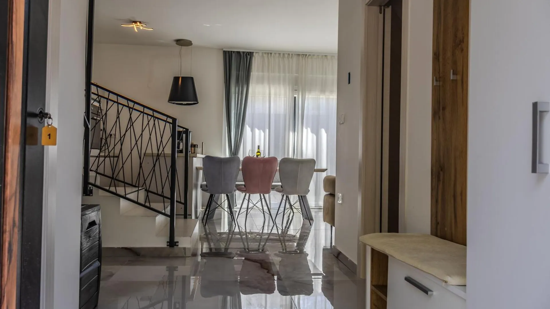Villa Dino With Private Parking & Pool Pula Croatia