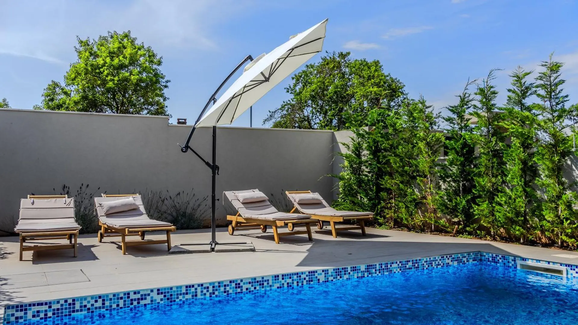 Villa Dino With Private Parking & Pool Pula 0*,  Croatia