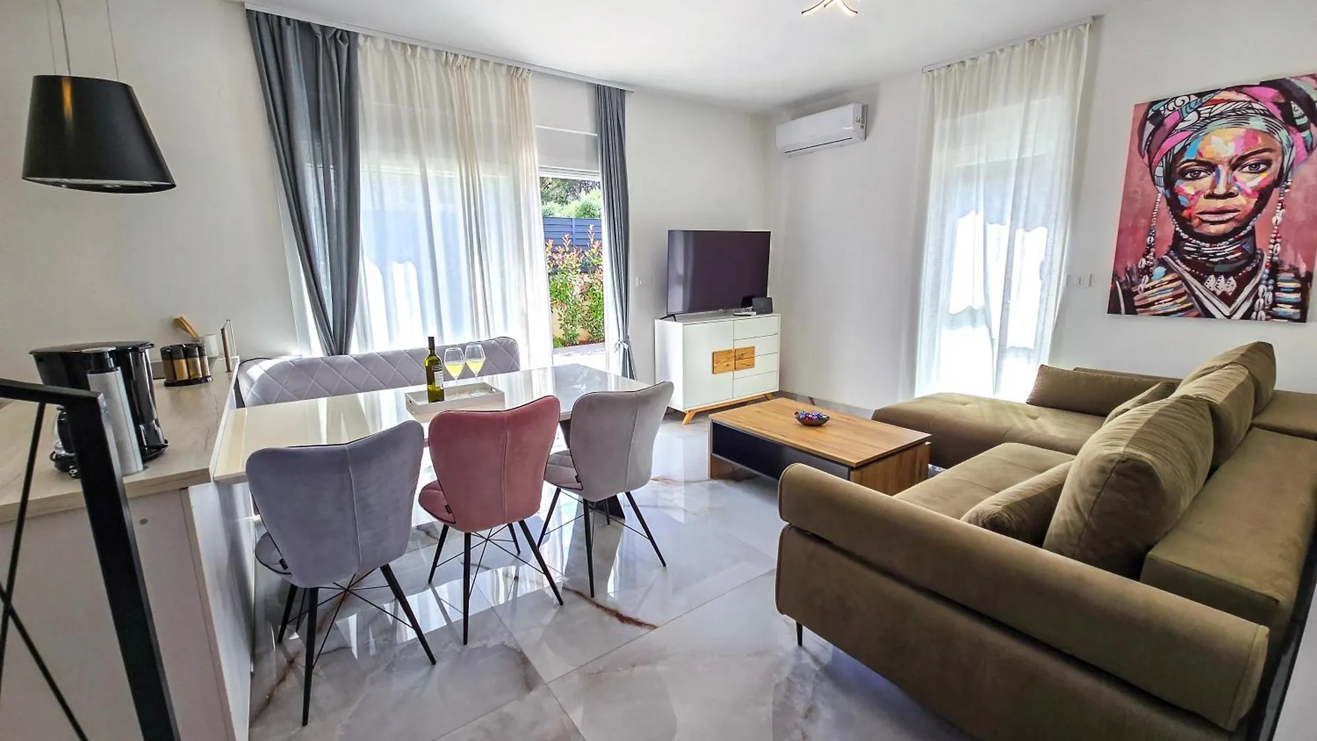 Villa Dino With Private Parking & Pool Pula 0*,